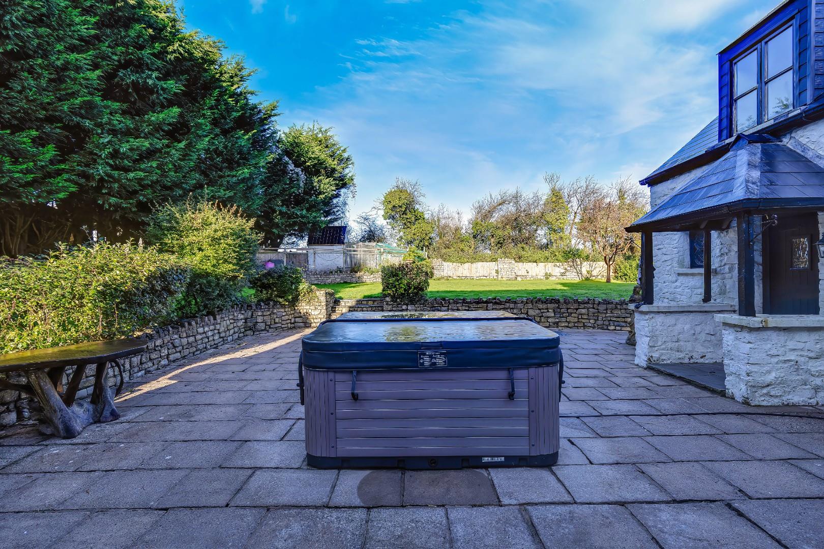 Ty Uchaf, Moulton, Nr Llancarfan, Vale of Glamorgan, CF62 3AB